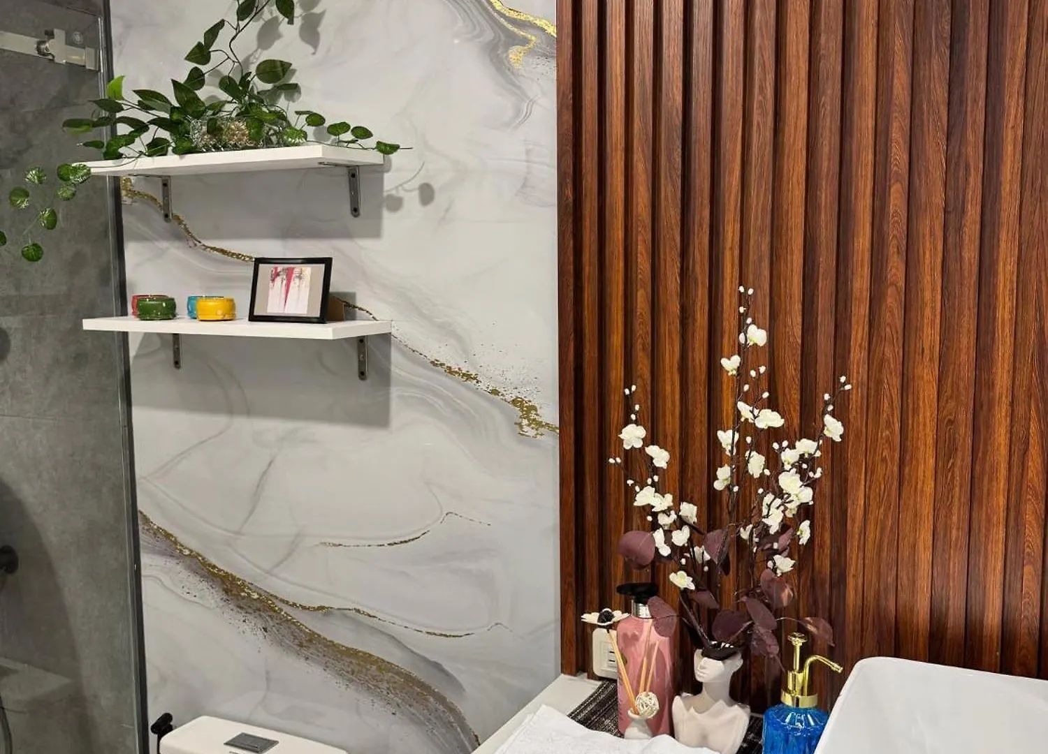 Hotel La Rynaz - Azure North Pampanga